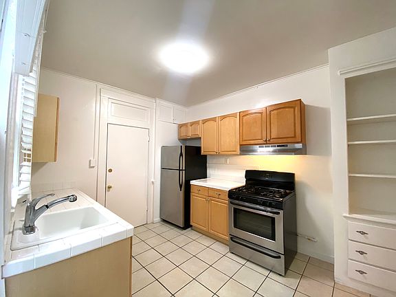 3rd image of 1449 Washington St APT 5