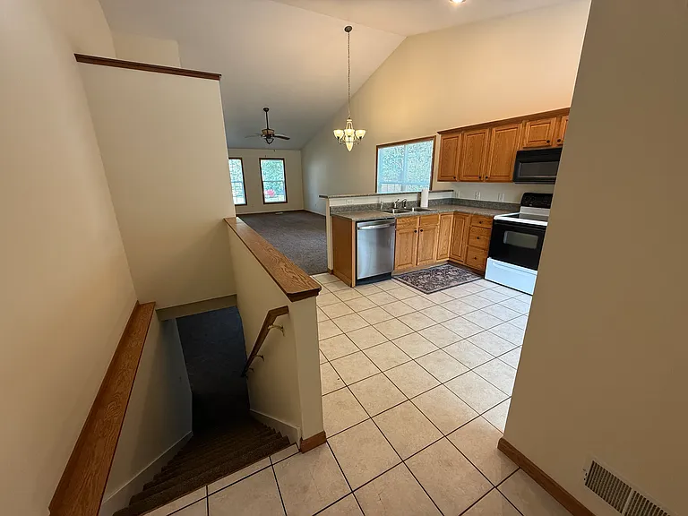 6176 Cross Bend Ct — Photo 3