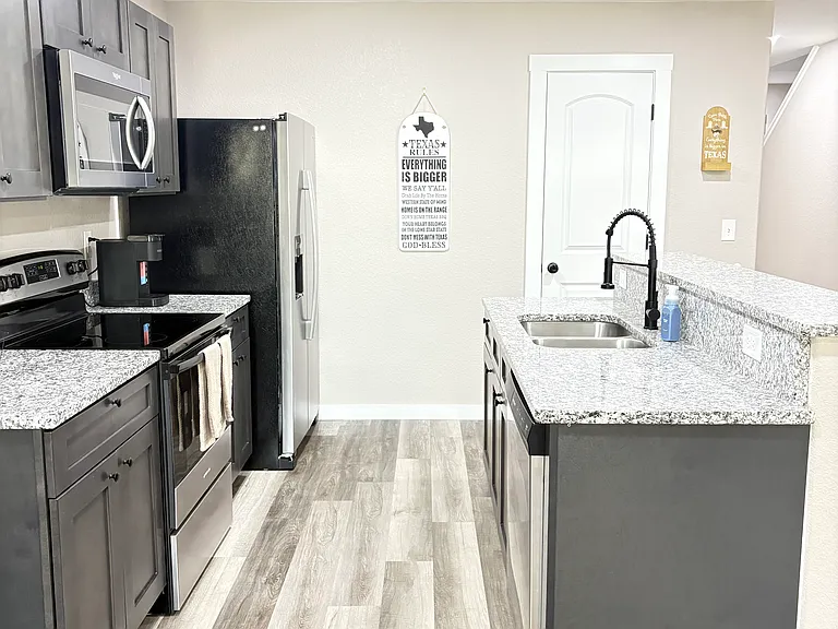 2020 Bagby Ave #A — Photo 10
