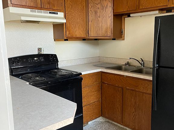 2nd image of 360 E Lehman St Floor 2
