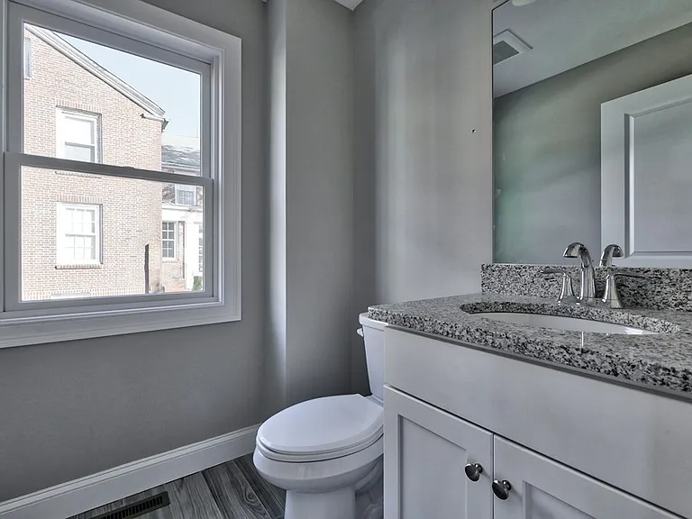 401 E Merrimack St #15 — Photo 9
