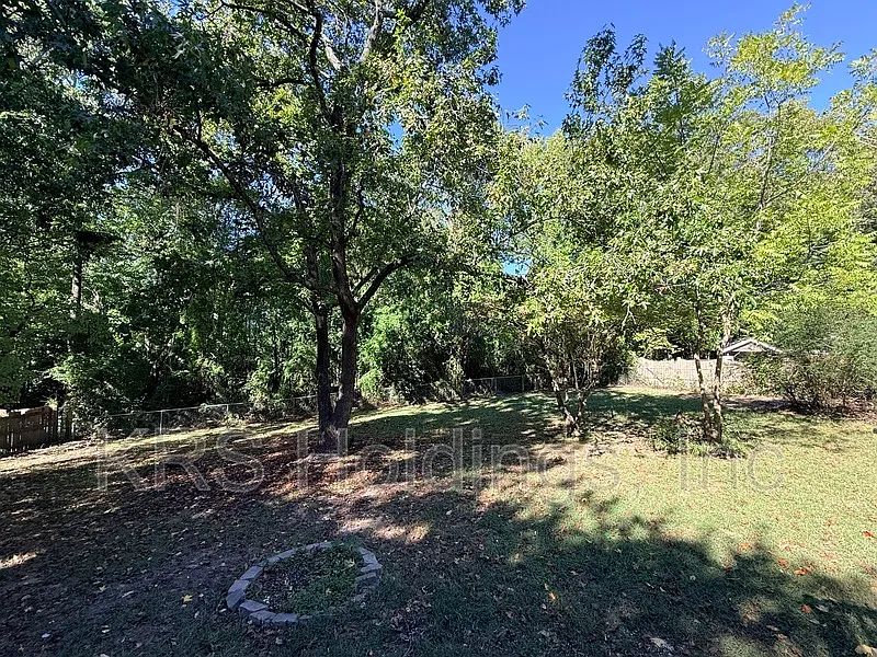 3 bed, 2.5 bath, 1150 sqft, $1,875 — Photo 3