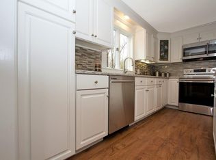 82 Essex St, Middleton, MA 01949