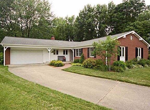 2nd image of 632 Mulford Ct