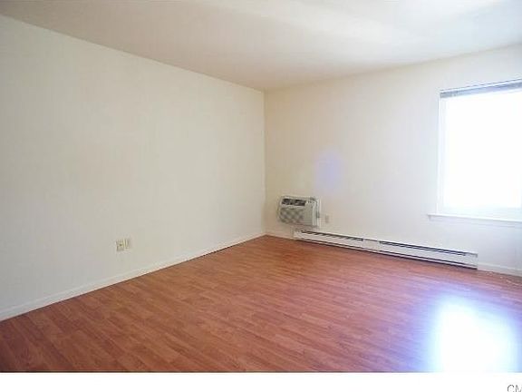 4th image of 16 Glenwood Ave APT 9