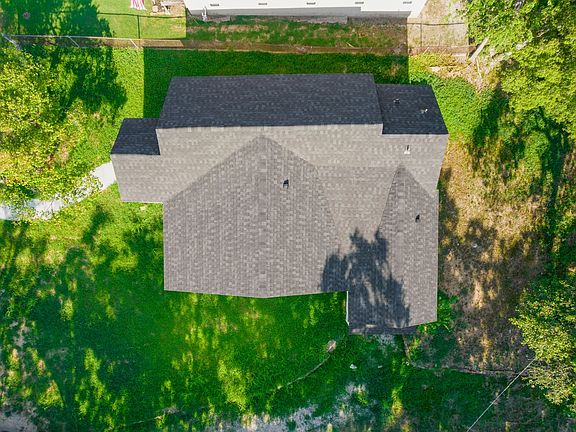 5th image of 1427 E University Ave