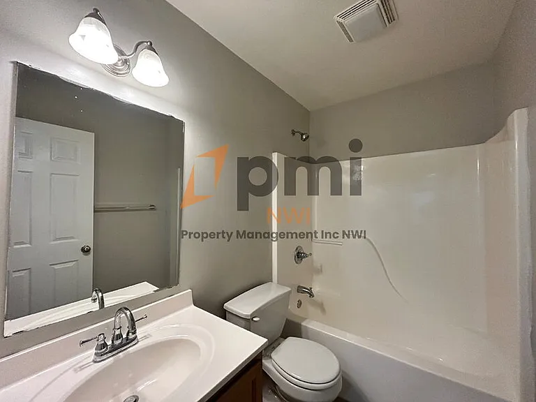 4000 Silhavy Rd — Photo 13