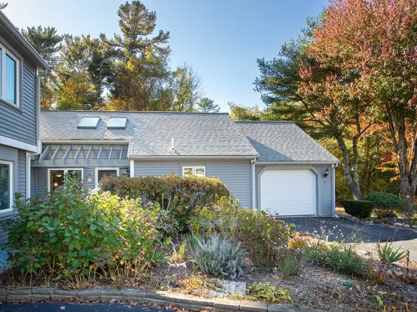 663 Wareham St APT 8, Middleboro, MA 02346