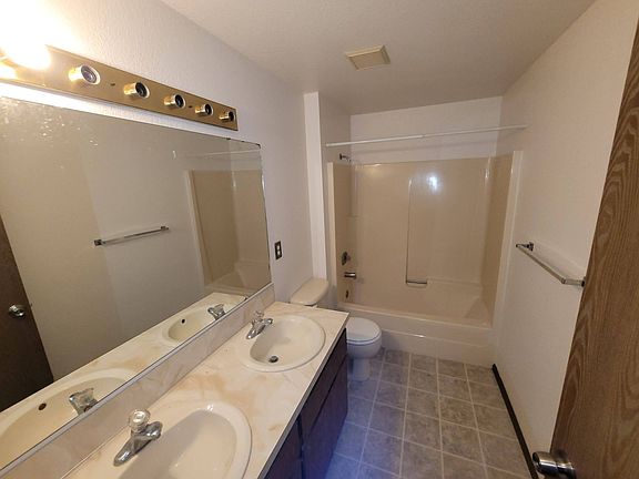 4th image of 950 Terrell Dr APT B