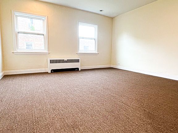 4th image of 5222 S King Dr #2E