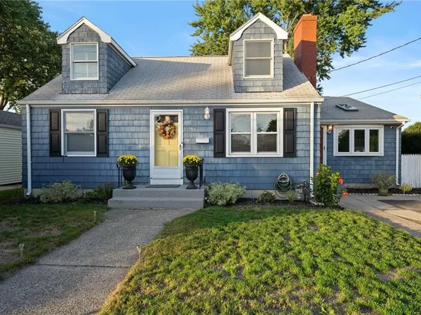 160 King Philip Rd E, Rumford, RI 02916