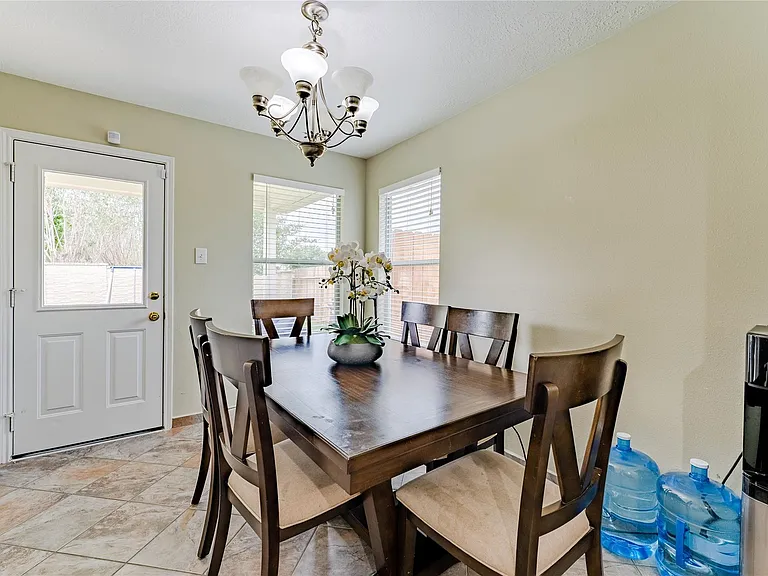 7602 Little Thicket Ct — Photo 21