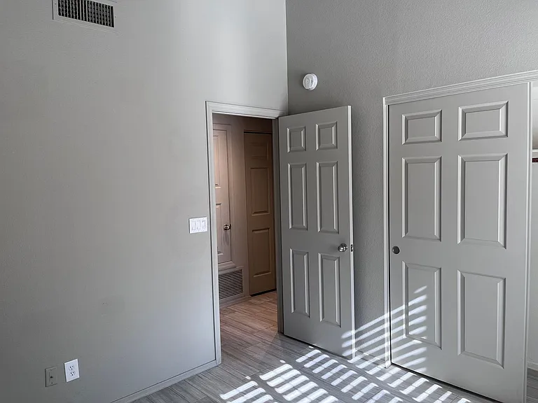 13524 N 103rd St — Photo 19