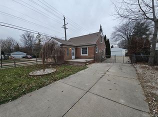 26035 Schoenherr Rd, Warren, MI 48089