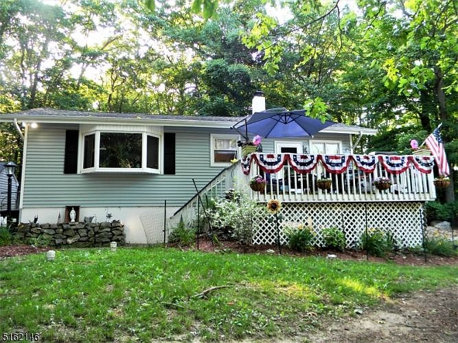 1st image of 25 Summit Cir