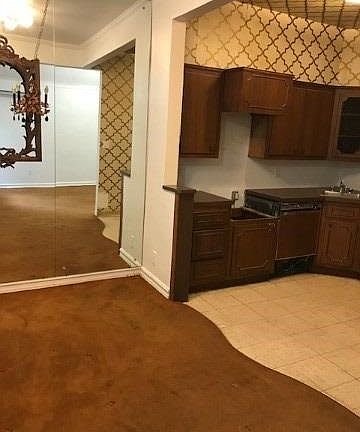 2nd image of 5210 Avenue K
