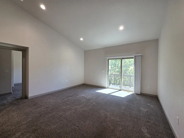 538 Brecken Ct — Photo 8