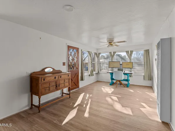 100 SWILLING Avenue, Wickenburg, AZ 85390
