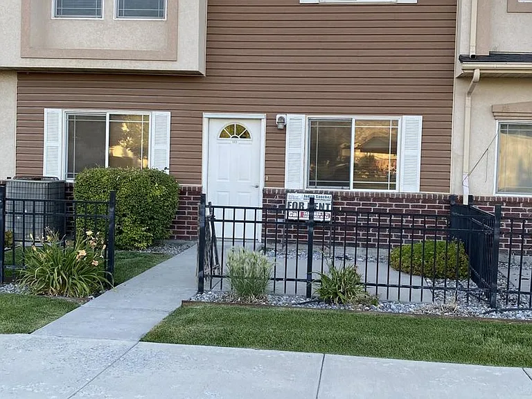 1512 N 540 W #103 — Photo 1