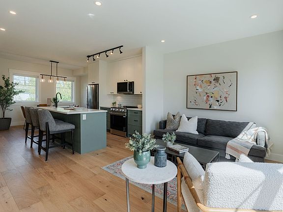 2nd image of 1830 Allenby Rd #2