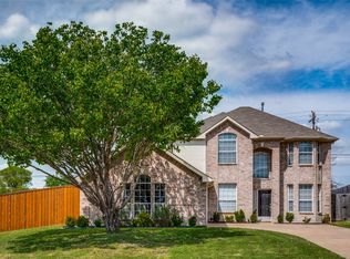 101 Morningside Dr, Desoto, TX 75115