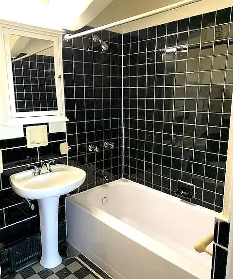 3 Bed - 1.5 Bath Full Bath 3 Bed - 1.5 Bath Full Bath