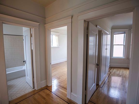 5th image of 1580 Jackson St APT 10