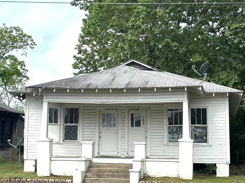 2nd image of 1904 S Grand St