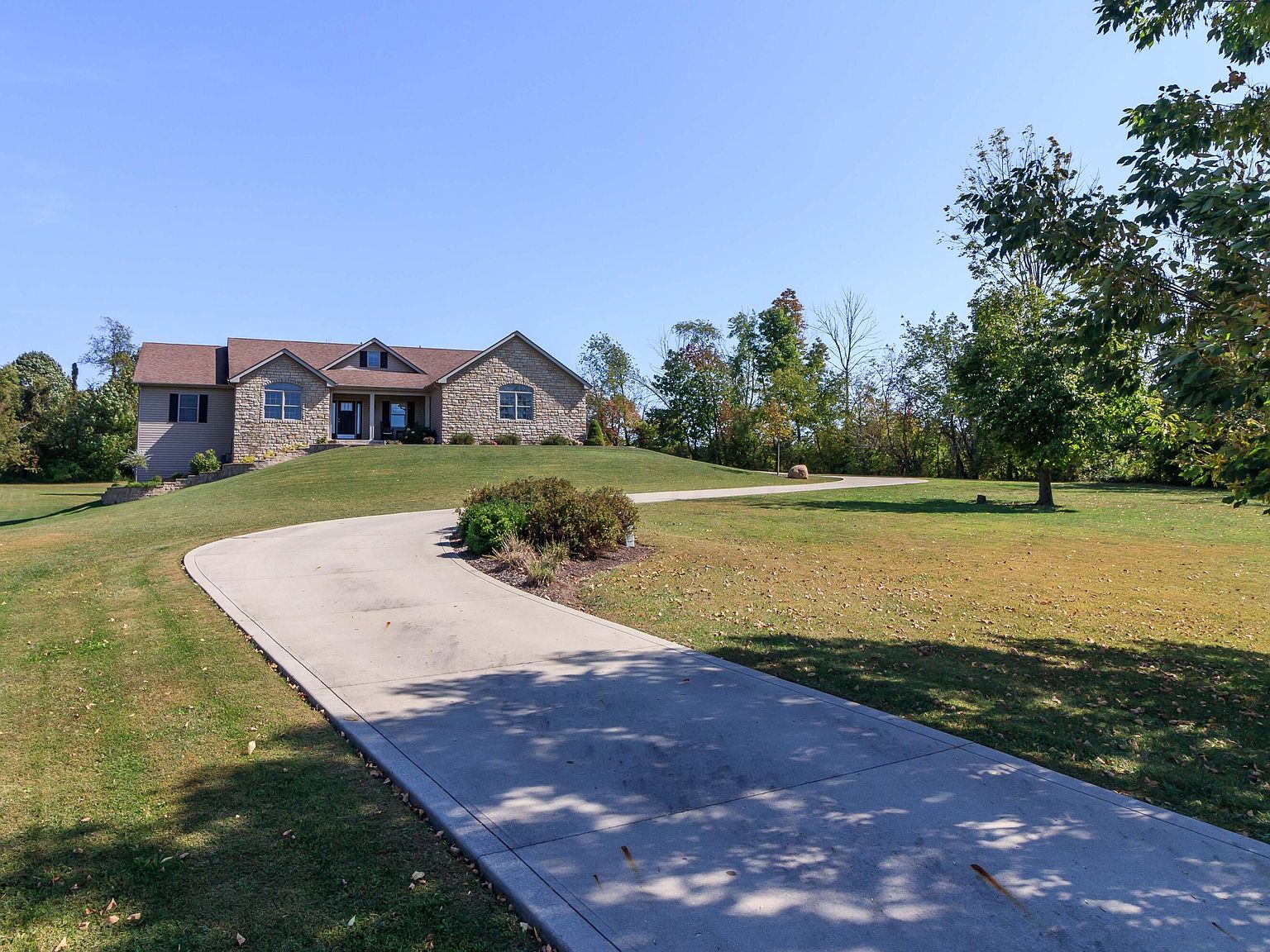 10 Thornberry Dr, Thornville, OH 43076 | Zillow