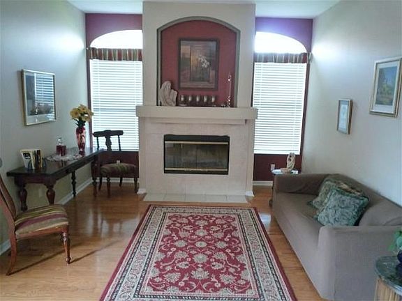 3rd image of 10404 Brentford Dr
