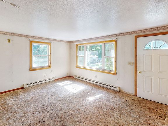 2nd image of 12 Flint Rd