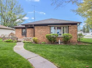 1427 S 25th St, Manitowoc, WI 54220