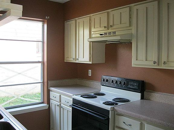 5th image of 19910 Bolton Bridge Ln