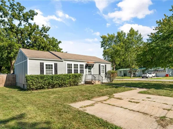 201 Gregg St, Grain Valley, MO 64029