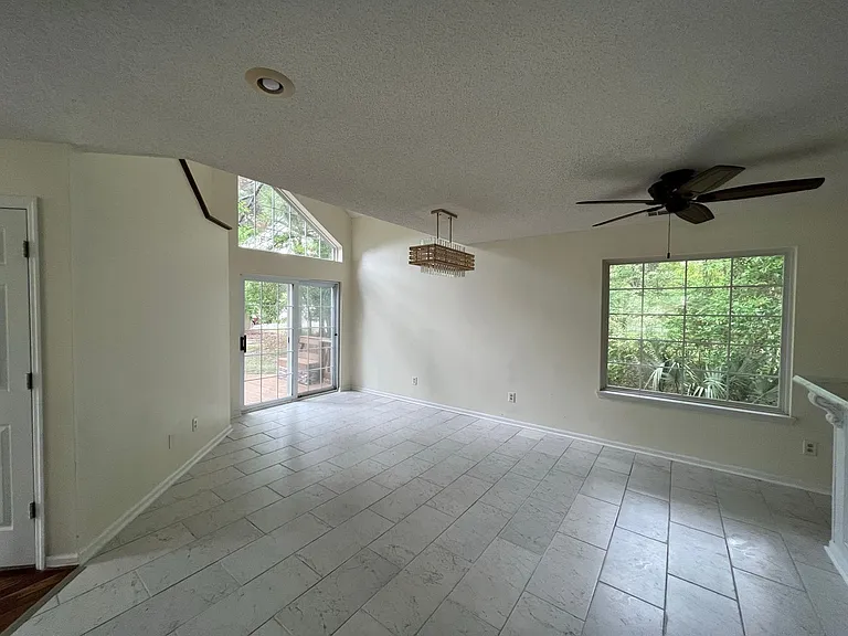 1635 Pondside Dr — Photo 6