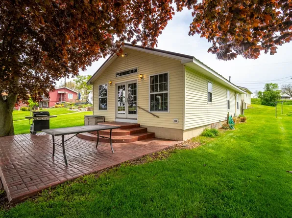 380 Lane 852 Snow Lk, Fremont, IN 46737