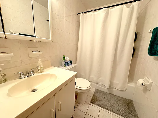 Rented by Capri Jet Realty Corp | media 8