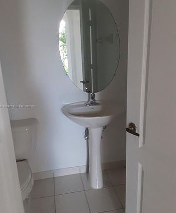 5th image of 3760 NE 9th Ct