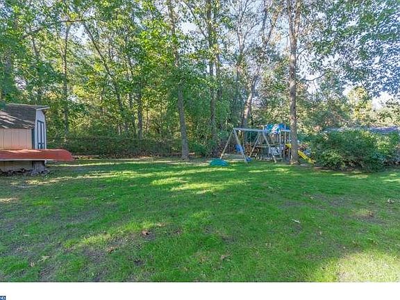 4th image of 1609 Briarwood Dr