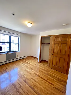 Rented by Reyes & Elsamad Real Estate Group | media 4