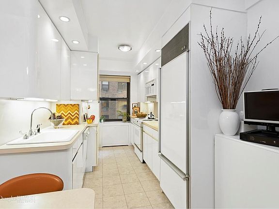 3rd image of 2 Tudor City Pl APT 5BS