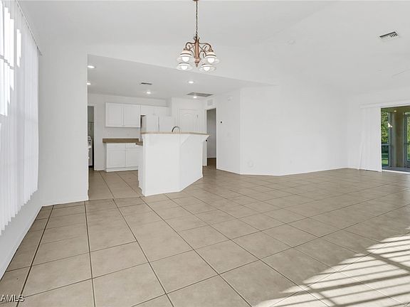 5th image of 3618 NE 19th Ave