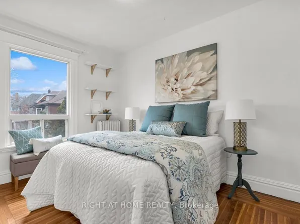 100 Dunsmure Rd #2, Hamilton, ON L8M 1S4