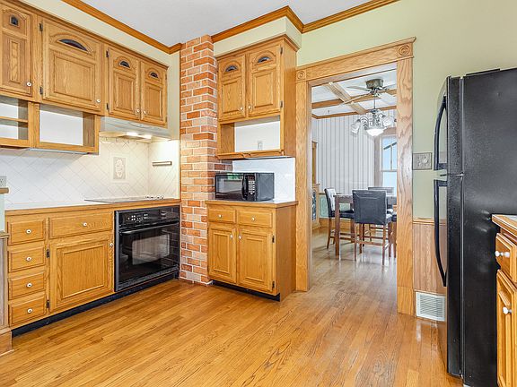 5th image of 1527 N Prairie Ave
