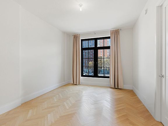 5th image of 300 W 122nd St #4F