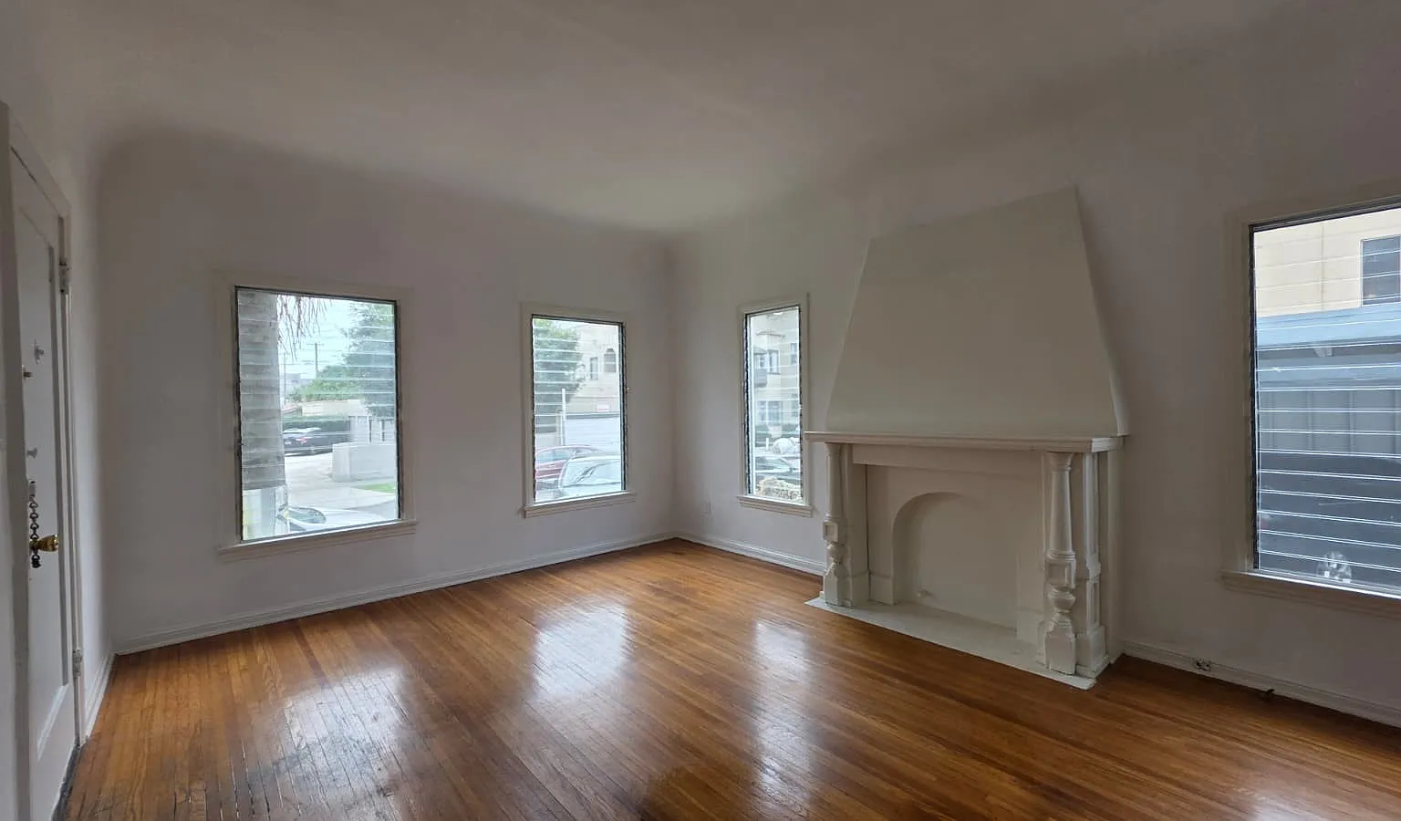 1 bed, 950 sqft, $2,695 — Photo 1