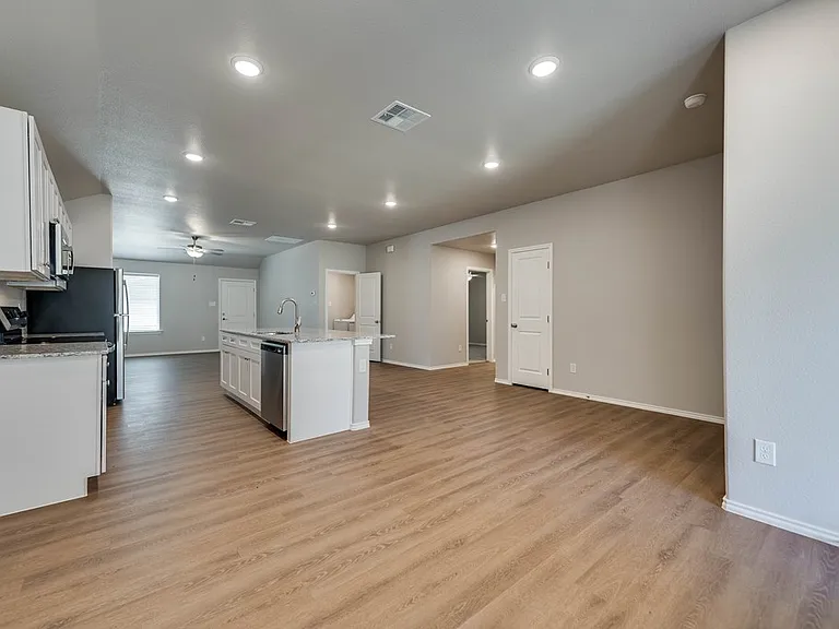 8211 E County Road 111 — Photo 9