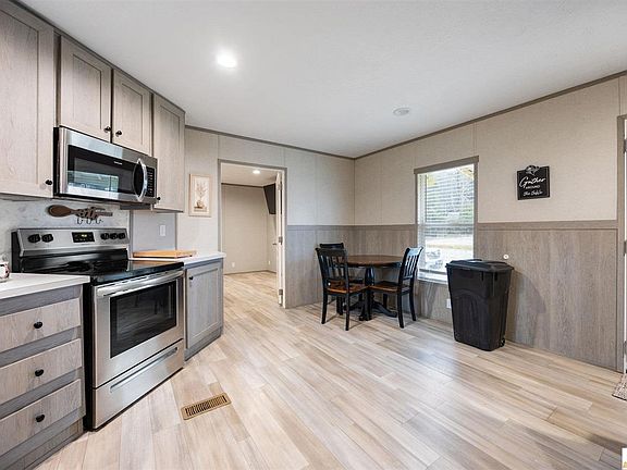 5th image of 2747 Falling Springs Church Rd