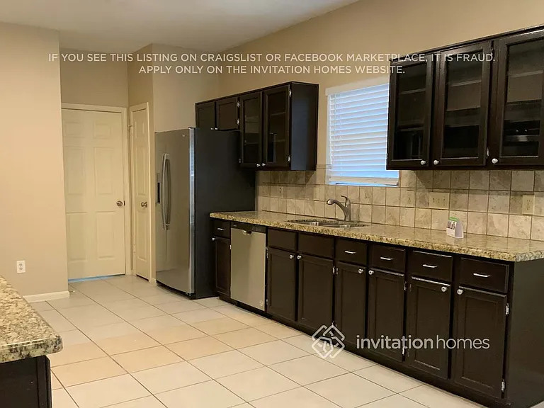 1011 Wentworth Dr — Photo 4