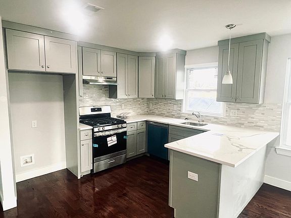 3rd image of 467-465 S 16th St